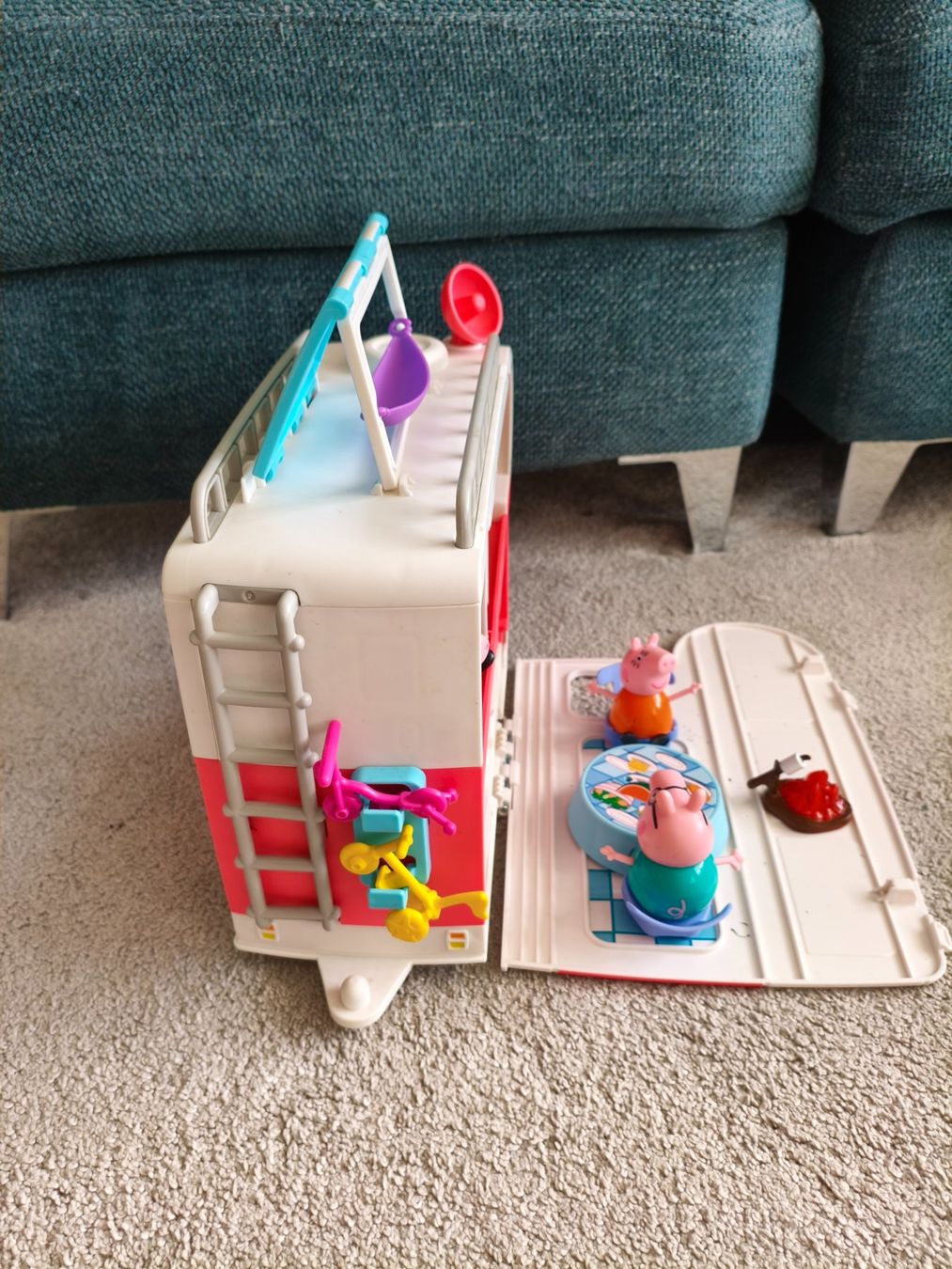 Spielzeuge: Peppa Pig Wohnmobil – Gebraucht aus Siebnen von est_gvh2 1