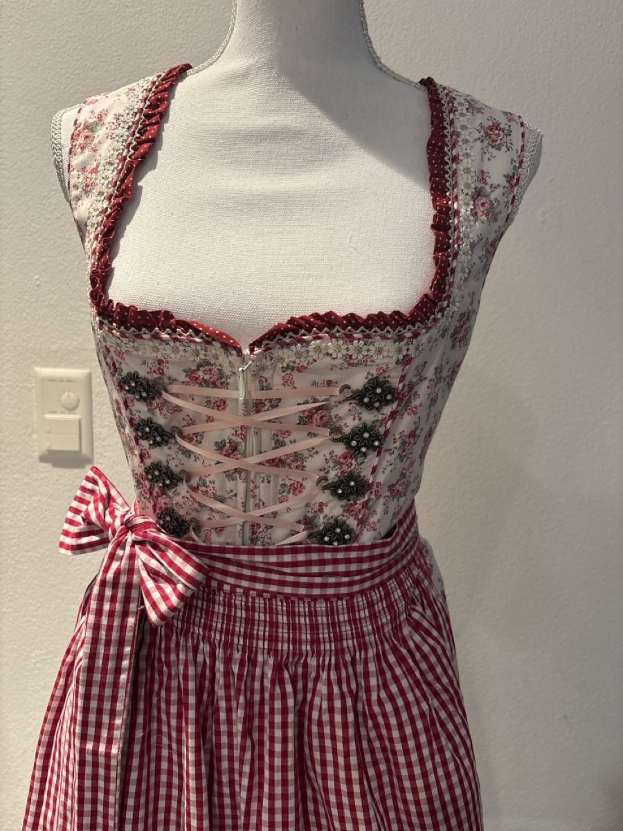 Krüger Kleider: Schönes Dirndl  – Gebraucht aus Wiesendangen von Powersandra03 1