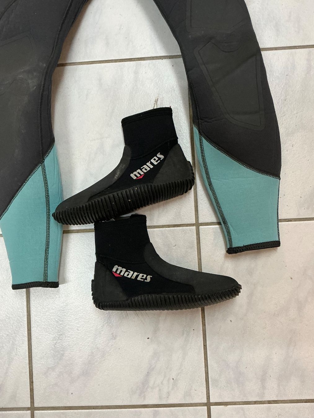 Decathlon Mute per immersioni: Tauch - Surfanzug Subea – Usato da Schnottwil venduto da ssm_8gnn 1