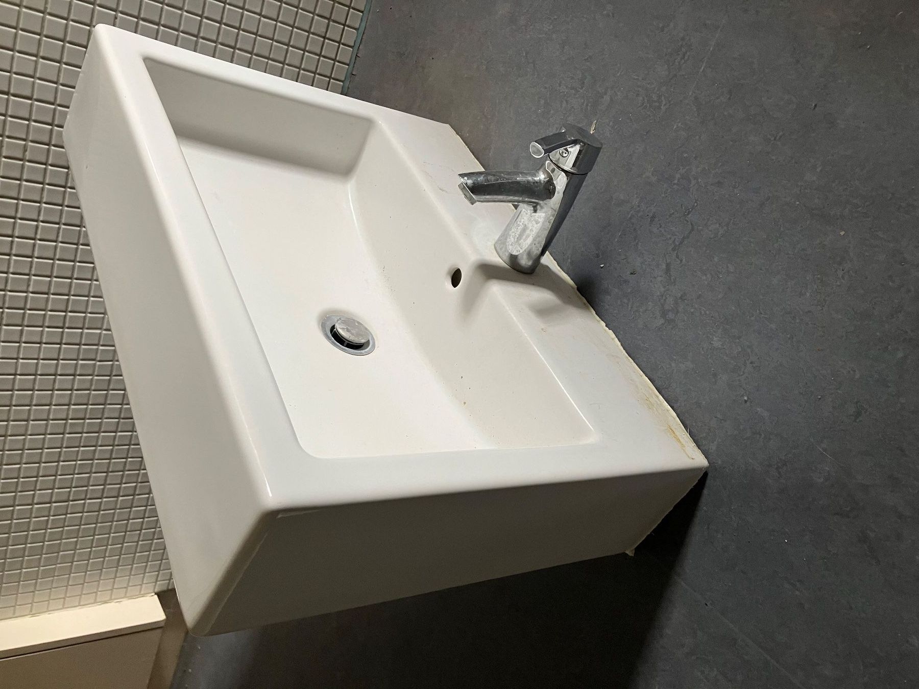 Lavabi & lavandini: Lavabo – Usato da Malans GR venduto da job_jj7k 1