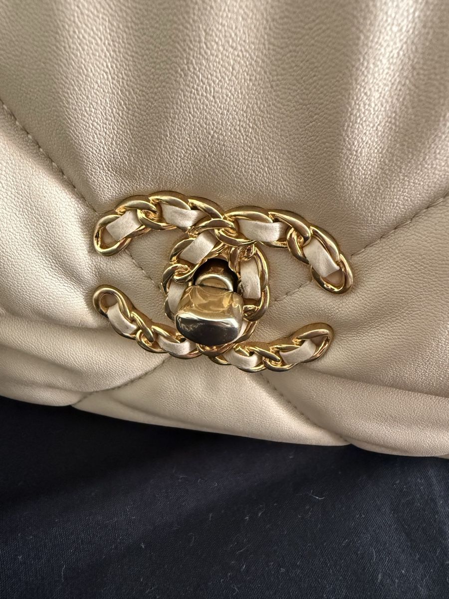 Chanel Borse da donna: Chanel 19/ beige/ Medium/ FULL SET – Usato da Zürich venduto da secondhandpassion 1