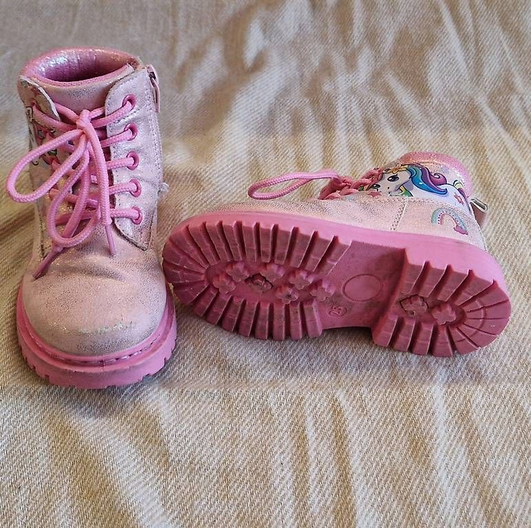 Scarpe per ragazze: Kinderschuhe mit Einhorn-Motiv Gr. 25 – Usato da Wolfhausen venduto da Santiago2017 1