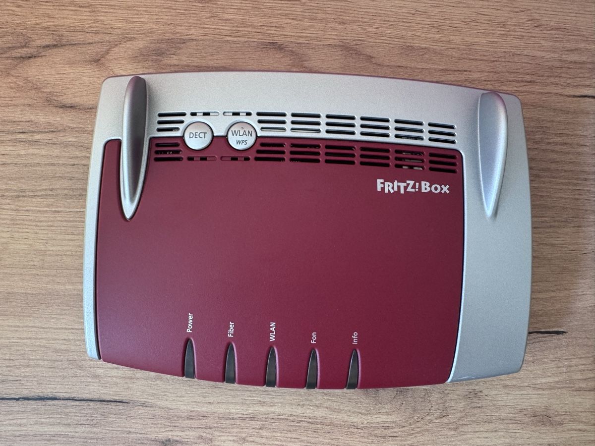 Modem & Router: FRITZ!Box 5490 LM mit Netzteil – Usato da Luzern venduto da jennyt