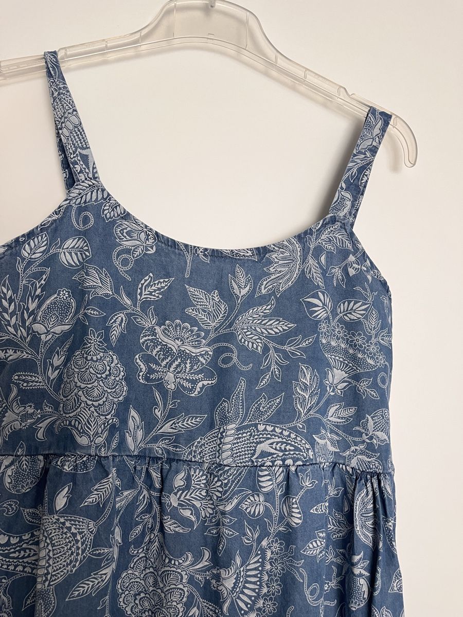 Robes: Träger-Kleid blau gemustert Grösse M – D'occasion à Weesen par Engadinerin 1