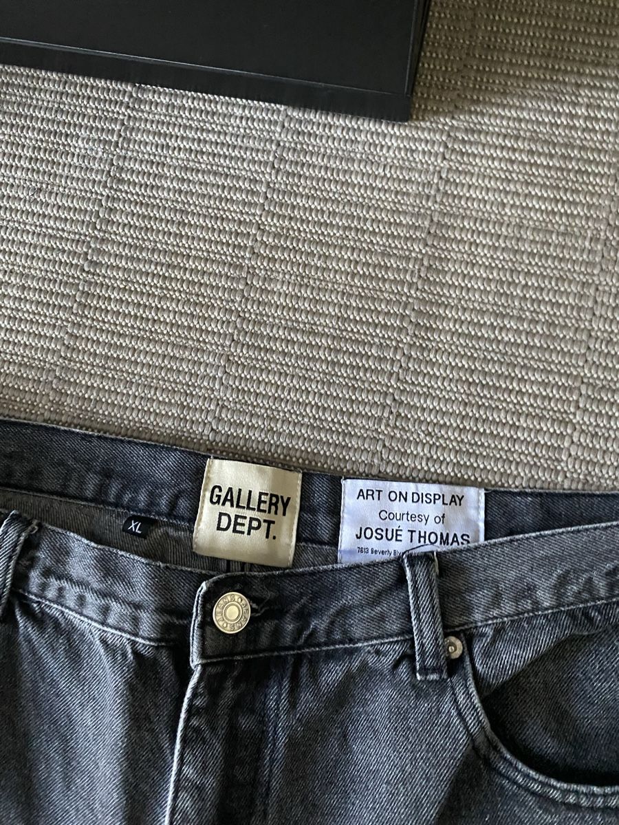 Jeans: Hose Flaired Grau – Usato da Basel venduto da Lorik.Serifi1 1