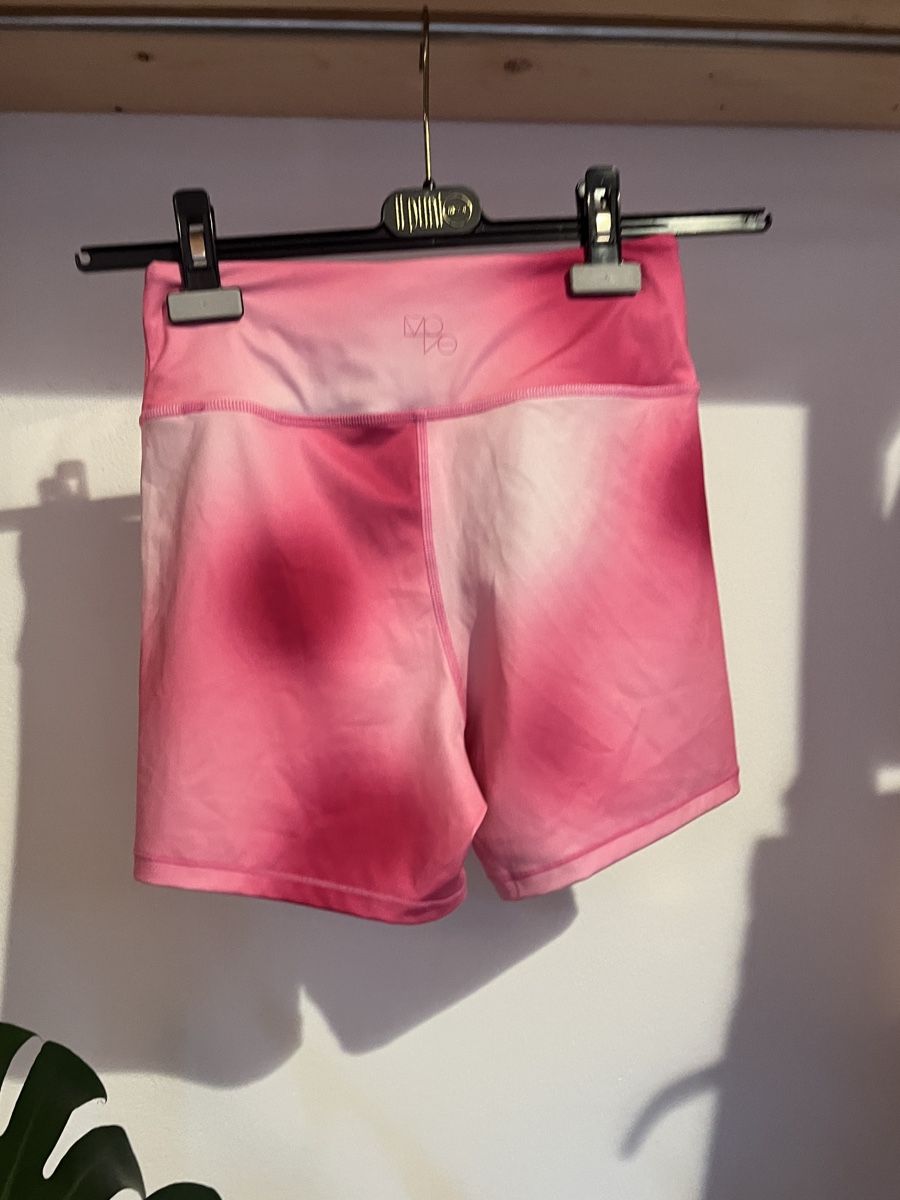 H&M Leggings: Biker Shorts, kurze Leggings – Usato da Samedan venduto da K7kgh 1