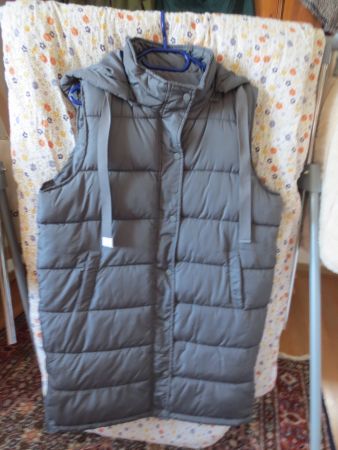 Gilet mit Kapuze lang , Gr.L von Cicorre