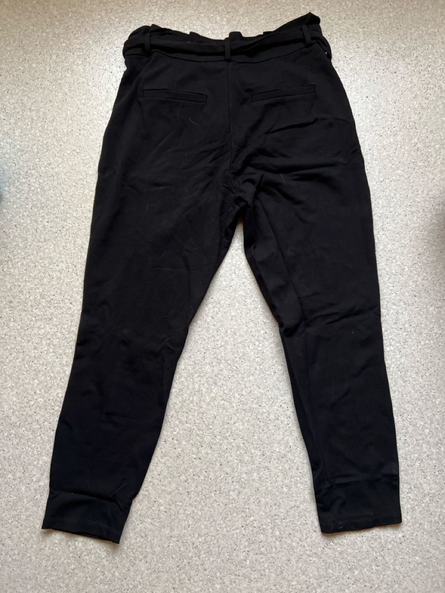 Pantaloni: Elegante Schwarze Stoffhose mit Bindegürtel - Grösse L – Usato da Fribourg venduto da lili_344 1