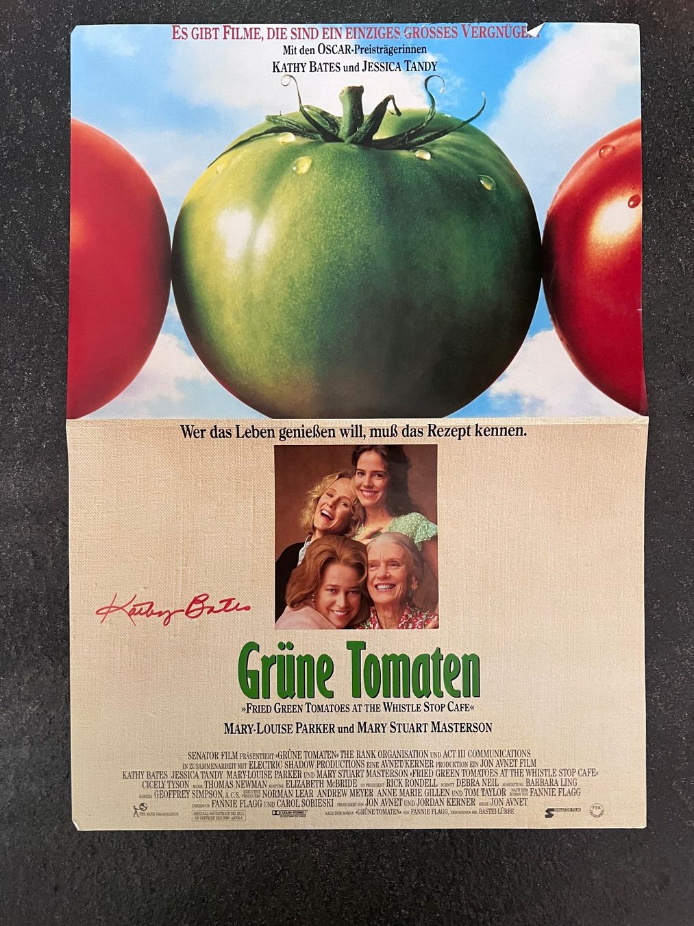 Autografi: Kathy Bates original Autogramm auf Poster 30x42 – Usato da Guntershausen venduto da sign4me