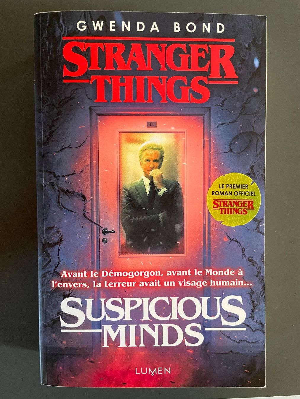 Libri: Stranger Things: Suspicious Minds, Gwenda Bond, grand format – Nuovo e nell'imballaggio originale da Pully venduto da jul_tp8w