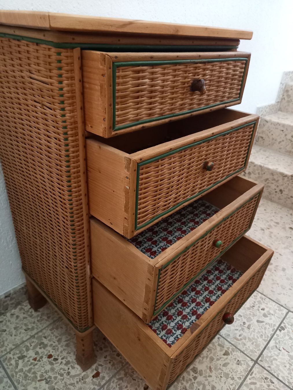 Cassettiere: altes Schubladenmöbel – Usato da Thierachern venduto da Gari76 1