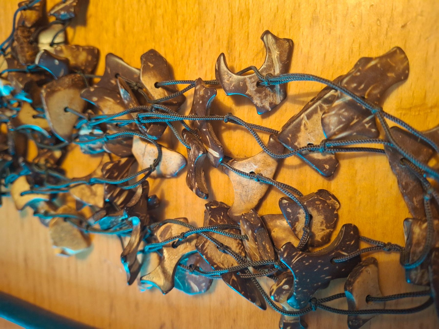 Catenine: Schmuck aus einer Boutique – Usato da Hellikon venduto da josef50. 2