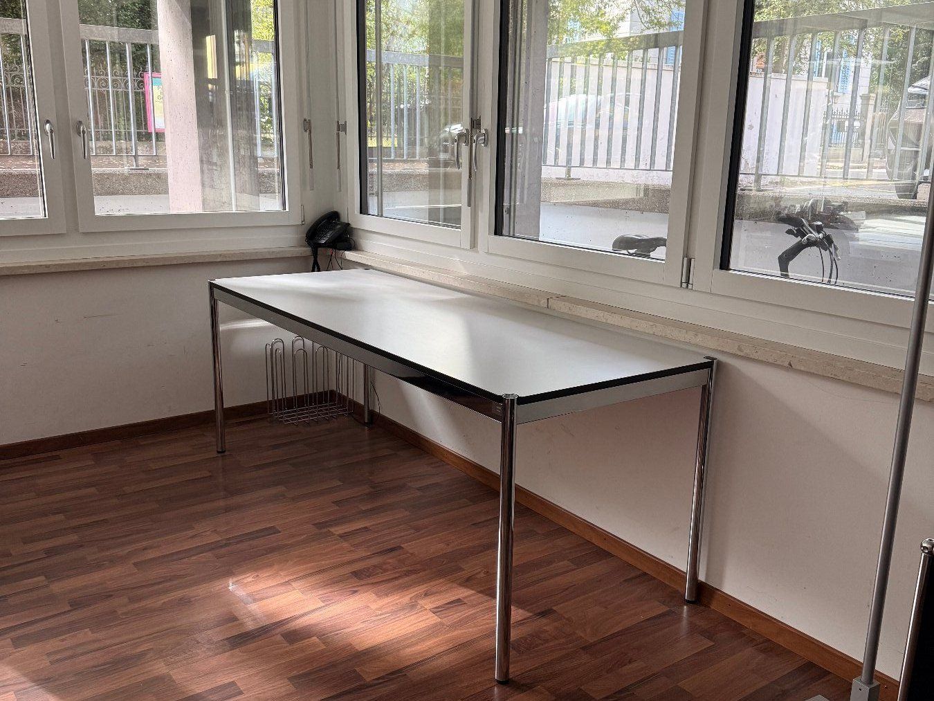USM Tische: USM Tisch, weiss – Gebraucht aus Erlenbach von calingeli 1