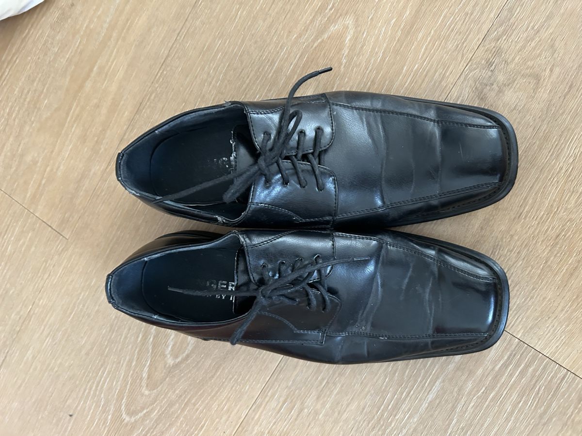 Scarpe da uomo: Elegante Herrenschuhe Grösse 41 – Usato da Lachen SZ venduto da rah_c6qj 1