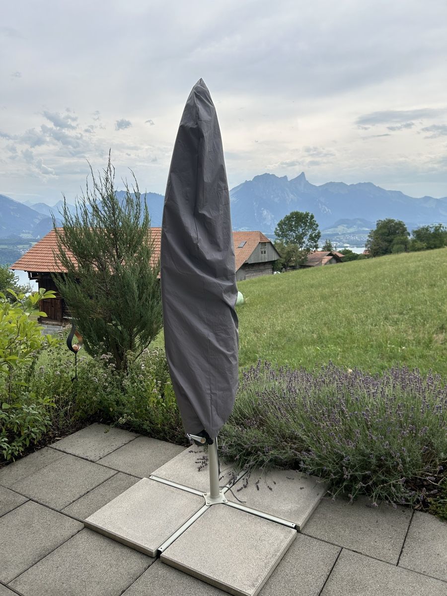 Parasols: Grosser Sonnenschirm inkl. Sockel – D'occasion à Aeschlen ob Gunten par Maensch 3