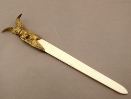 Ouvre lettres en bronze Dieu nordique Odin signé Brieföffner