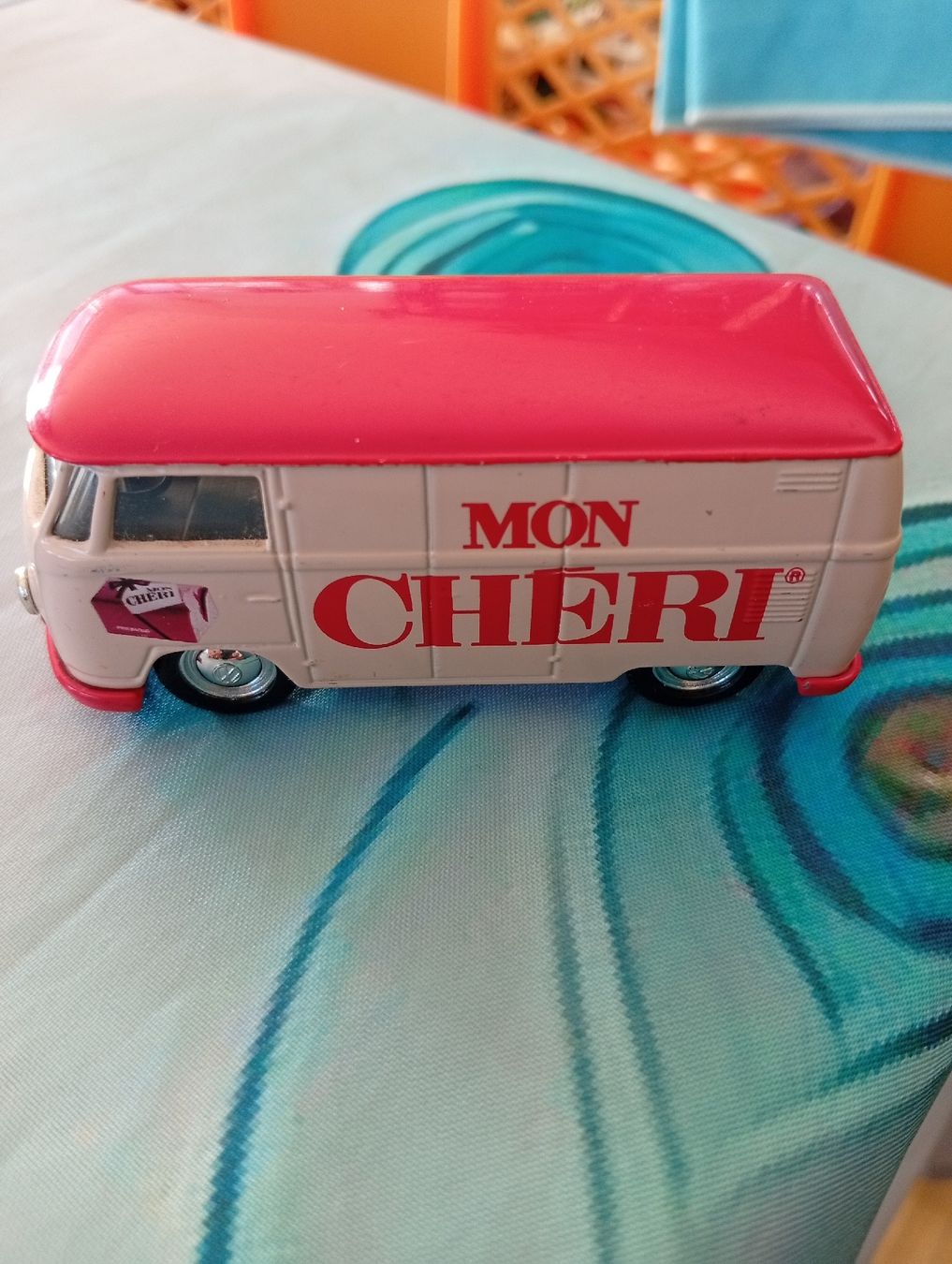 Corgi Toys Modellini d'auto: Miniature Corgi VW Transporter Mon Cheri état correct – Usato da Satigny venduto da pab_6ccz 3