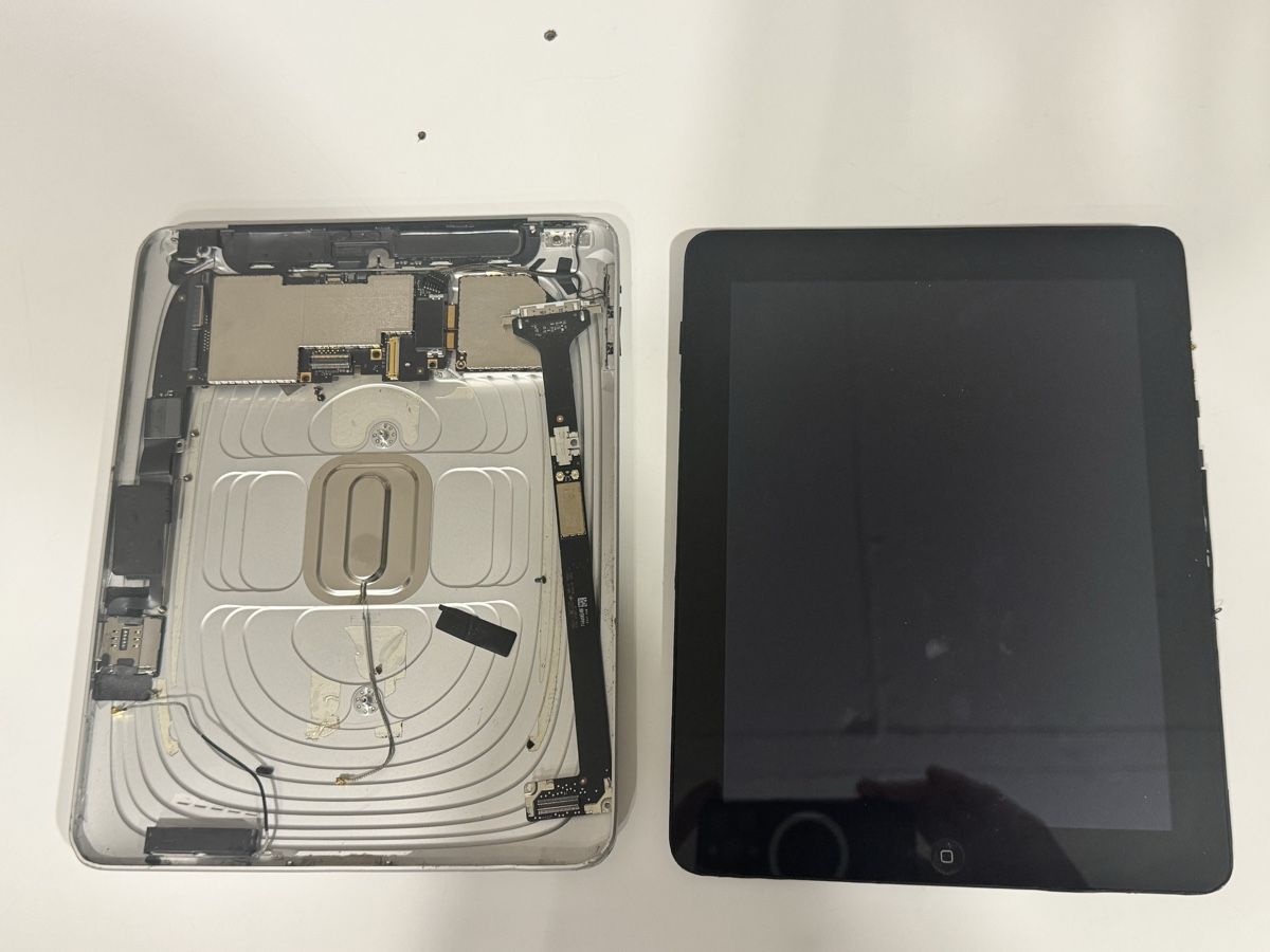 Apple Tablet PC: Ipad 1 gen. 64 GB zerlegt  – Difettoso da Schwerzenbach venduto da Cdl
