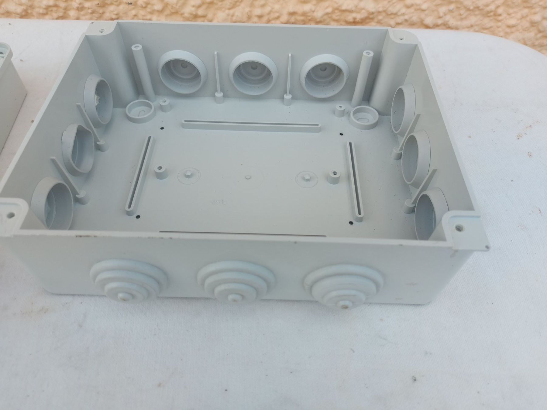 Alimentazione elettrica: Gehäuse SCHWEITZER Typ B5 250x195mm – Usato da Rheinau venduto da profitronic.shop 5