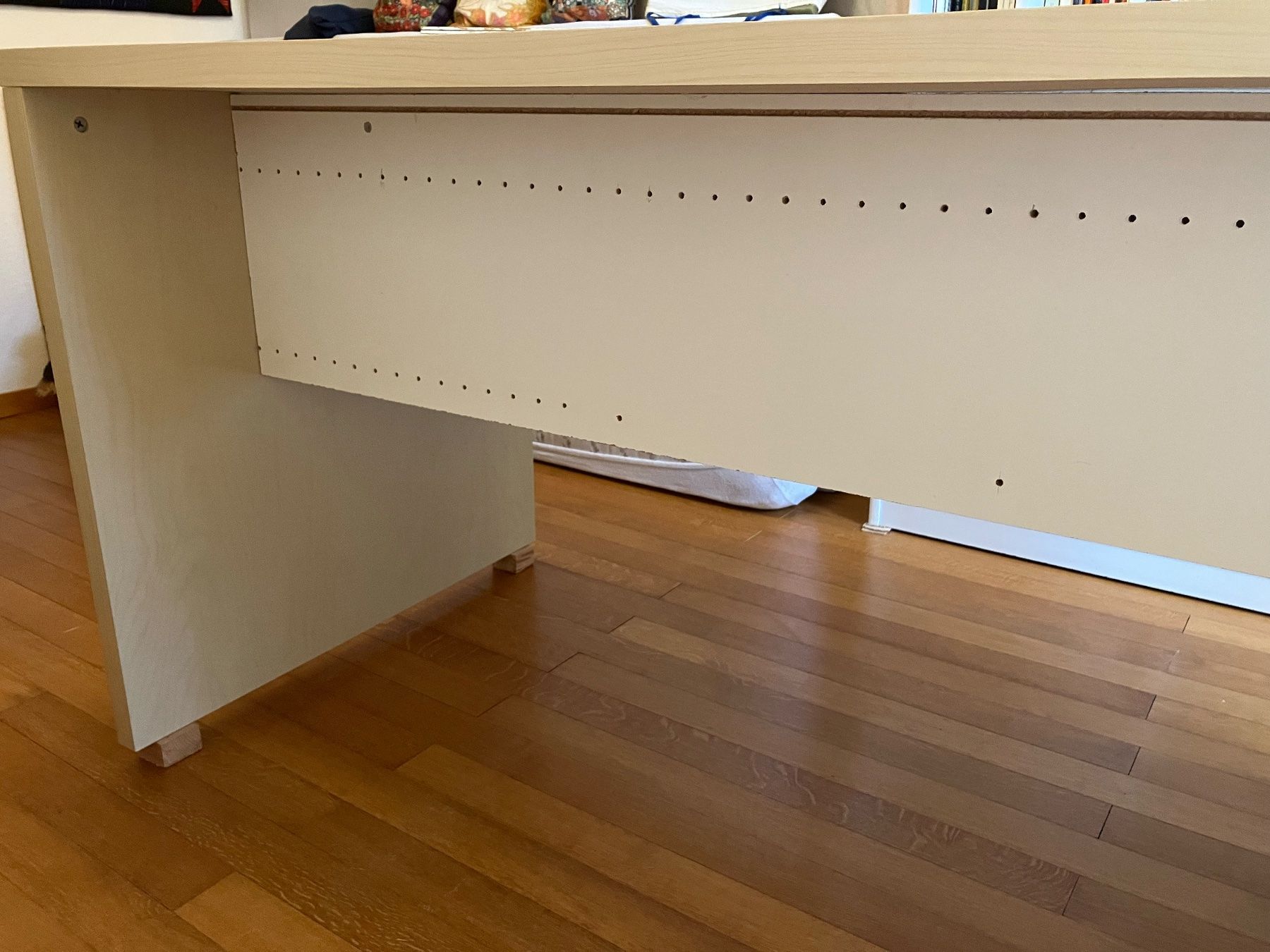 Bureaux: Einfacher Schreibtisch oder Basteltisch – D'occasion à Basel par lisa0103 3