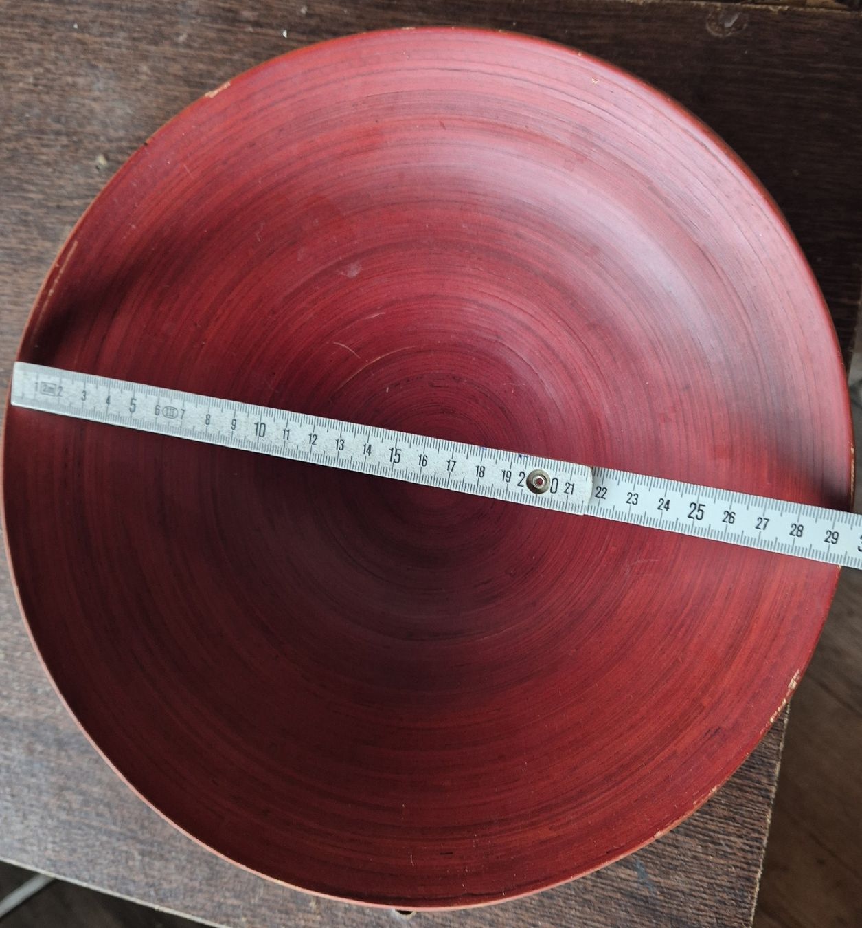 Ciotole: Schöne Holzschale, rot, ca. 30 cm Durchmesser, – Usato da Halten venduto da GiMu.84 4