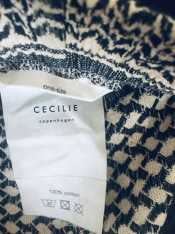 Lotti di vestiti: Trendiges Set von CECILE COPENHAGEN, one size – Usato da Zürich venduto da rundeshaus1 3