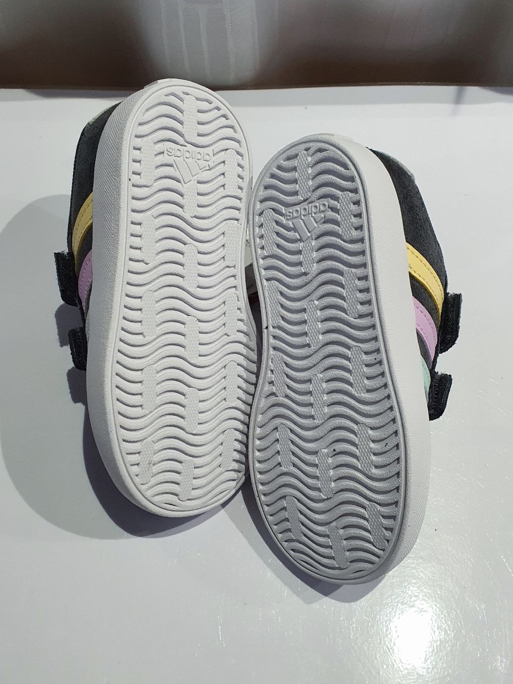 Adidas Schuhe für Mädchen: Gr. 22 - Adidas Kinderschuhe, Neu – Neu und originalverpackt aus Nürensdorf von kin_2jn6 4
