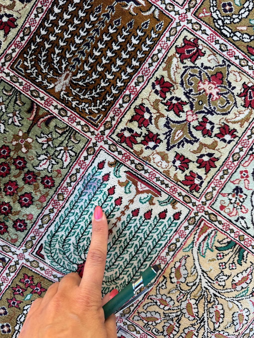 Teppiche: Seide Teppich, Nr 109 – Gebraucht aus Glattfelden von maa_qcj8 3