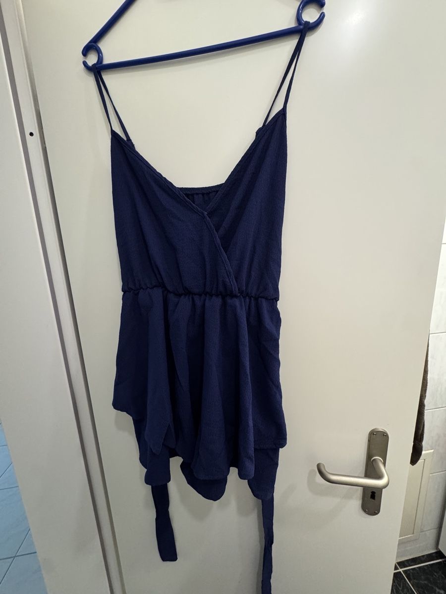 Shein Jumpsuits: Kurzer Hosenanzug  – Neu (gemäss Beschreibung) aus Niederglatt ZH von Mary102