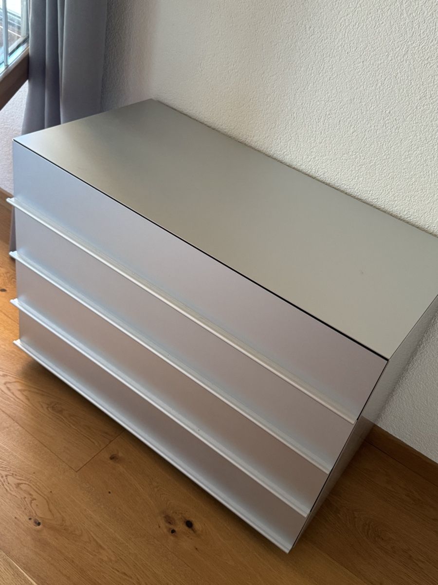Team By Wellis Cassettiere: Kommode Team by Wellis Aluminium – Usato da Zuchwil venduto da Bluejay79 2
