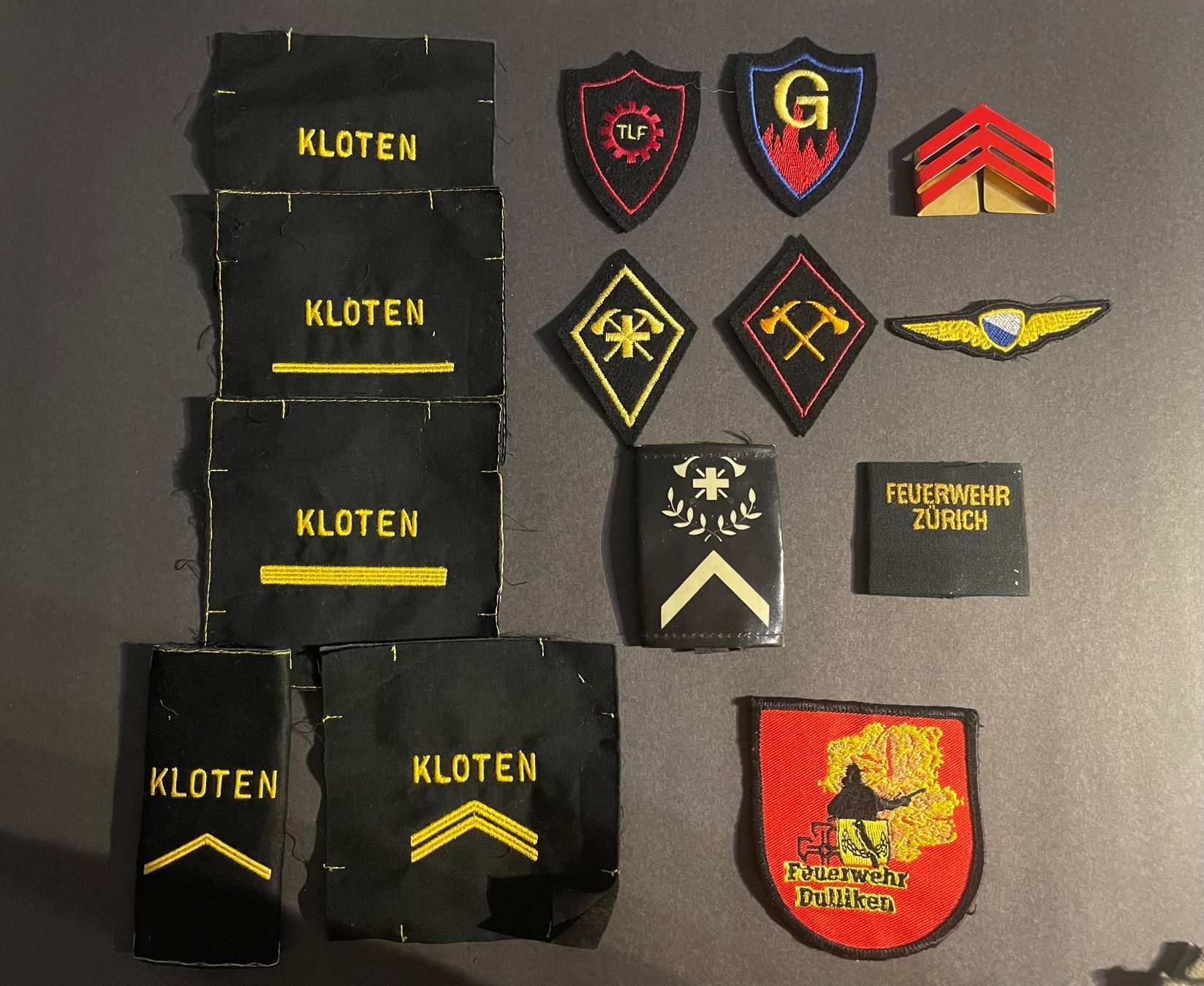 Uniformi: Lot von Feuerwehrabzeichen – Usato da Wila venduto da Lokelo