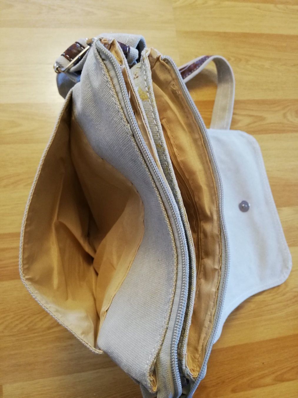 Borse: Tasche, Umhängetasche, cooles Design – Nuovo (secondo la descrizione) da Davos Platz venduto da wauwauin 7