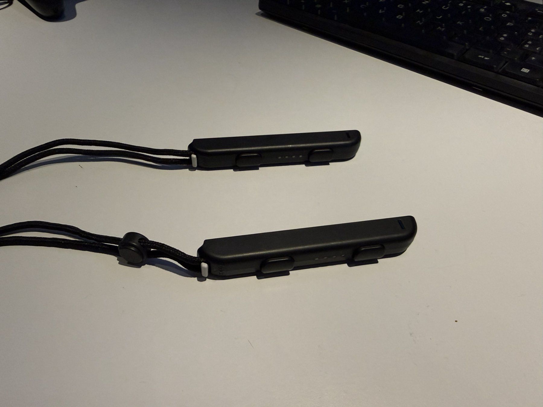 Nintendo Console: Nintendo Switch V1 Unpatched (XAJ7000...) + Pro Controller – Usato da Zürich venduto da ahr_g9qk 4