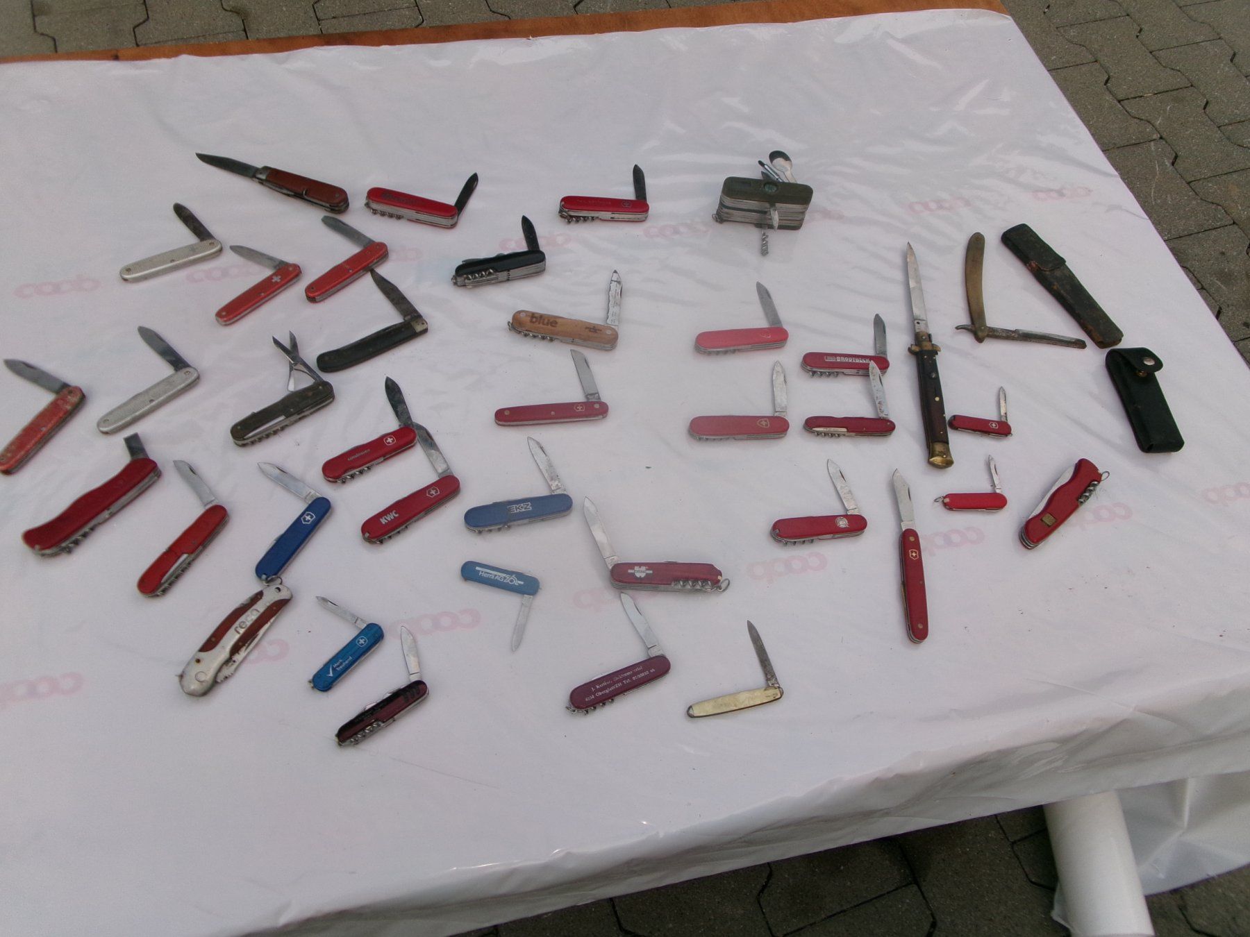 Victorinox Coltelli tascabile: Messer Konvolut verschiedene Marken und Modelle – Difettoso da Eschenbach SG venduto da GM-29