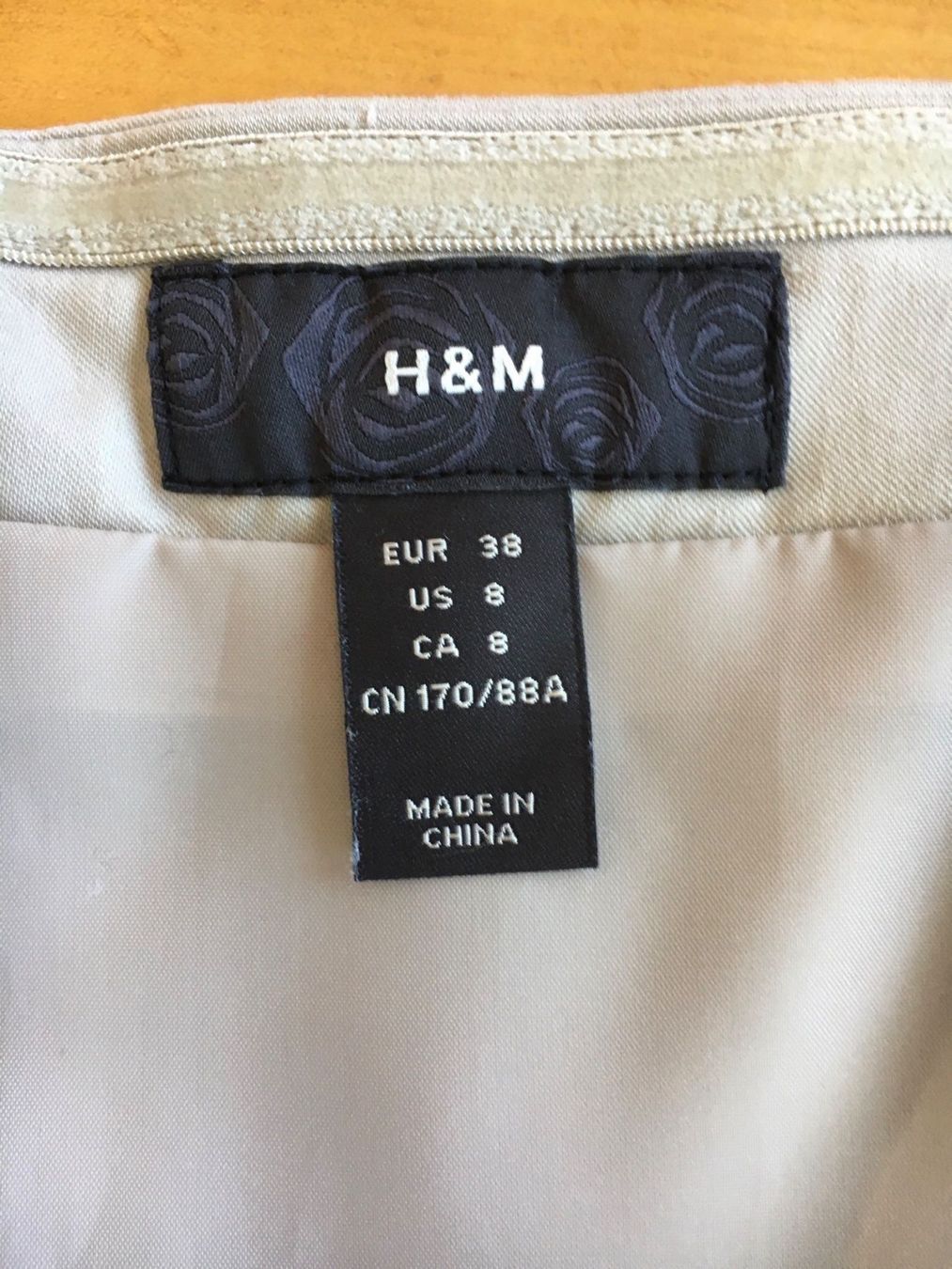 H&M Kleider: Cocktailkleid H&M Gr. 38 grau glänzend – Gebraucht aus Zürich von ehupp 5