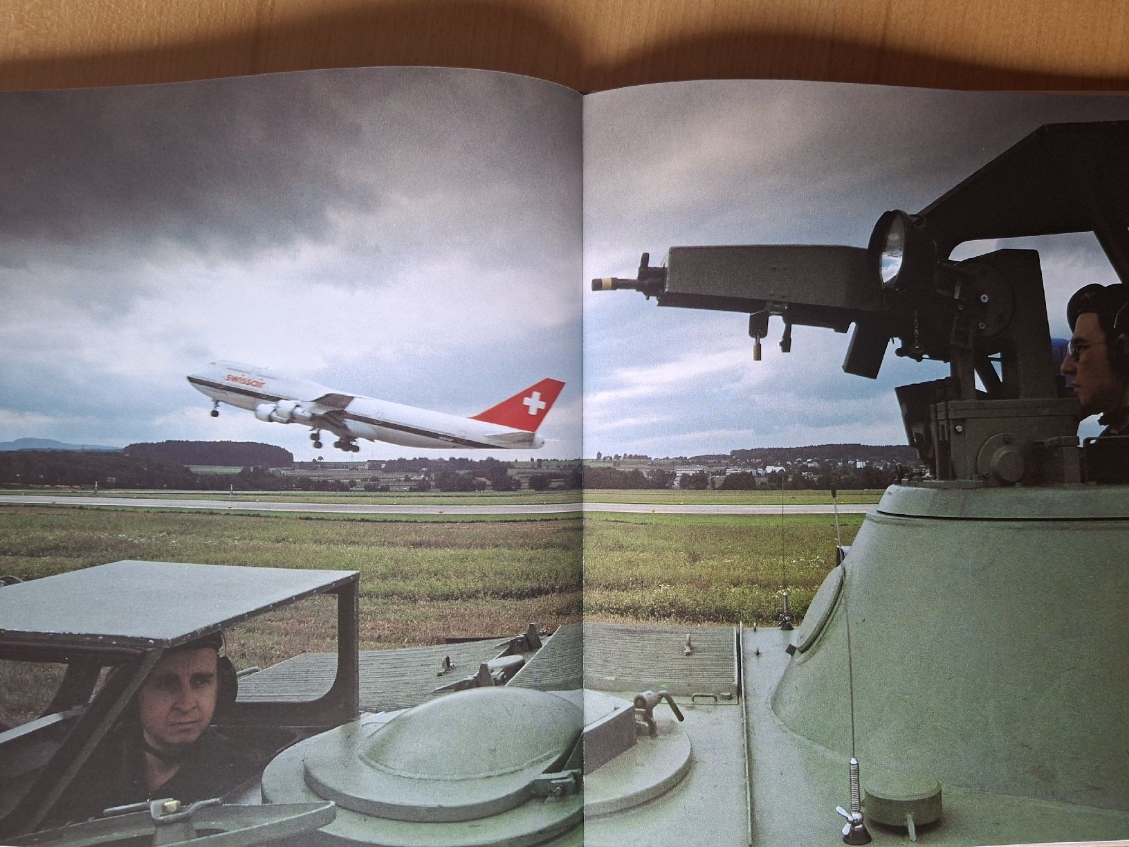 Bücher: Buch,  Tausend Berufe für ein Flugzeug – Gebraucht aus Schwanden Sigrisw von cadieux71 5