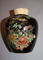 Schöne Teedose (Nr. 31) mit Päonien, teilvergoldet