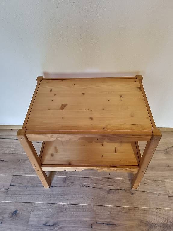 Scaffali: Schönes kleines Holz Regal – Usato da Platta venduto da sancho015 1