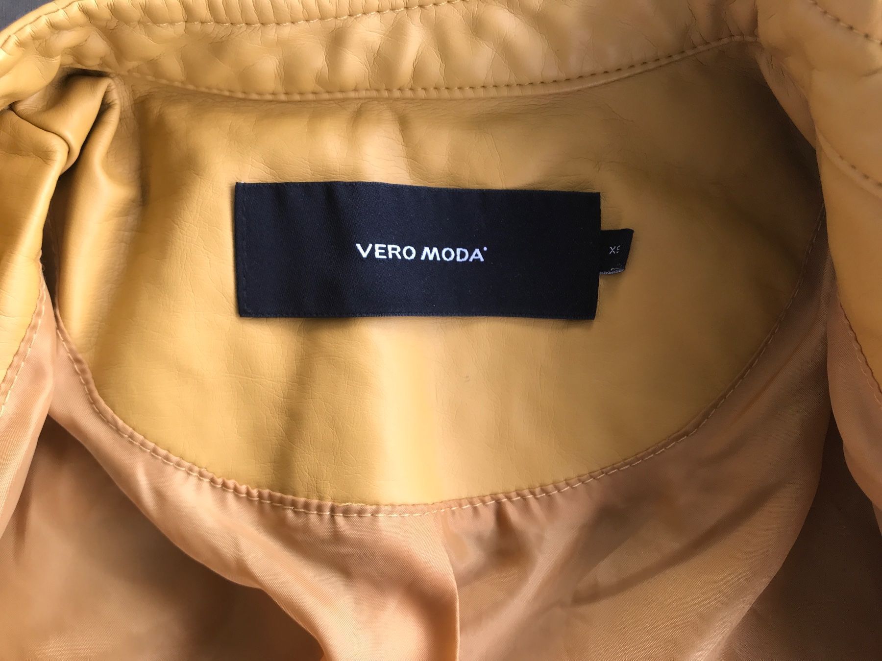 Vero Moda Giacche: VERO MODA SHORT COATED JACKET, XS – Nuovo (secondo la descrizione) da Ebnat-Kappel venduto da Molton 5
