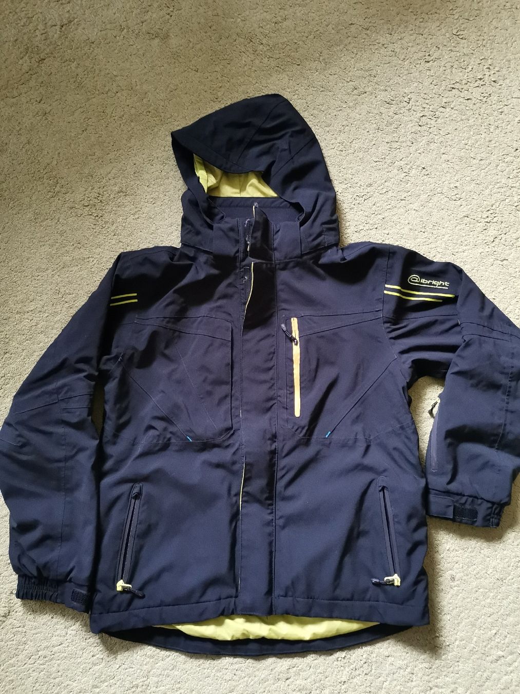 Completi: Ski Jacke mit Skihosen Gr. 164 – Usato da Winterthur venduto da Chinaza 1