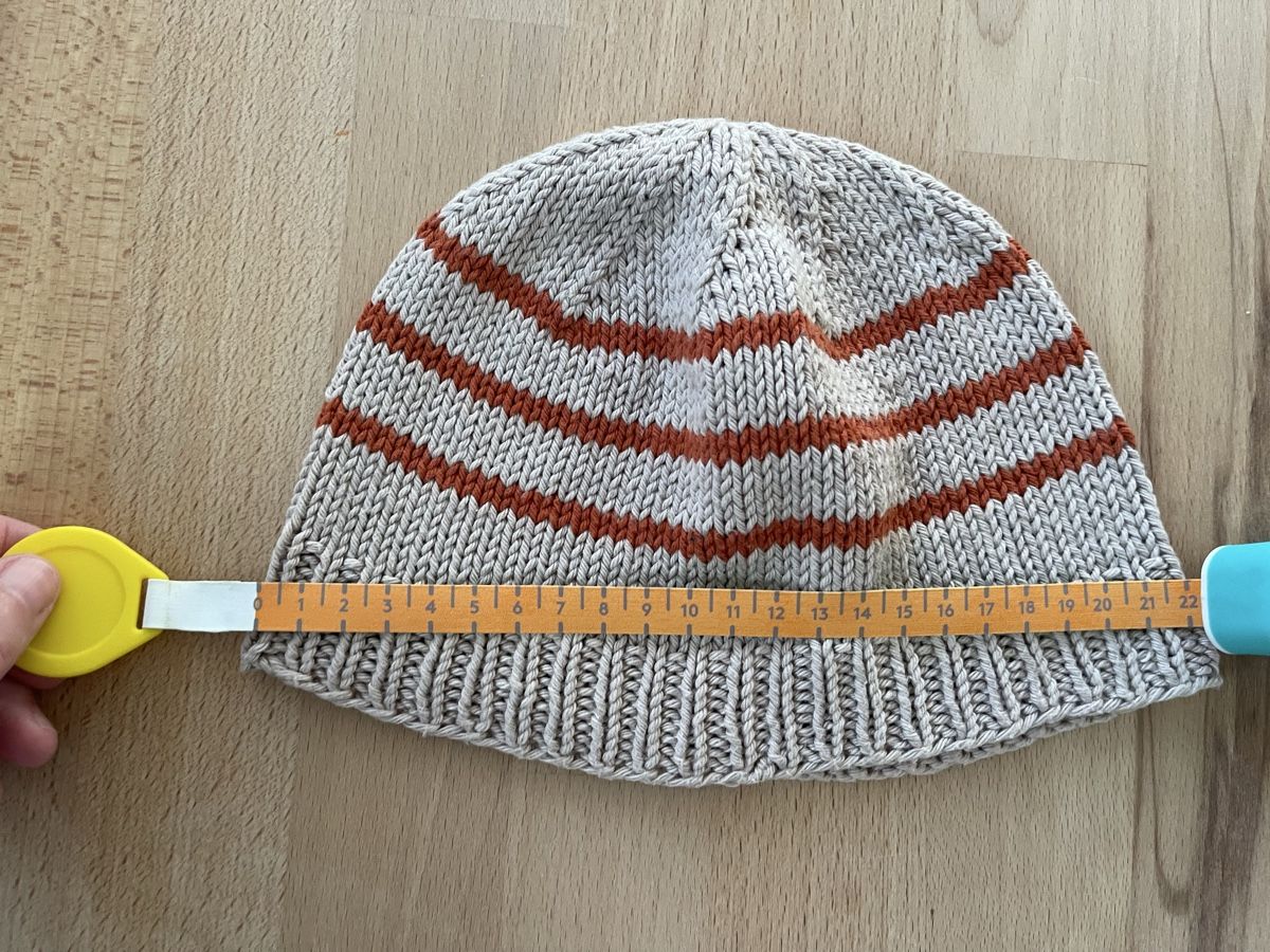 Altro abbigliamento per bambino: leichte Mütze gestrickt – Usato da Hirzel venduto da carta9 1