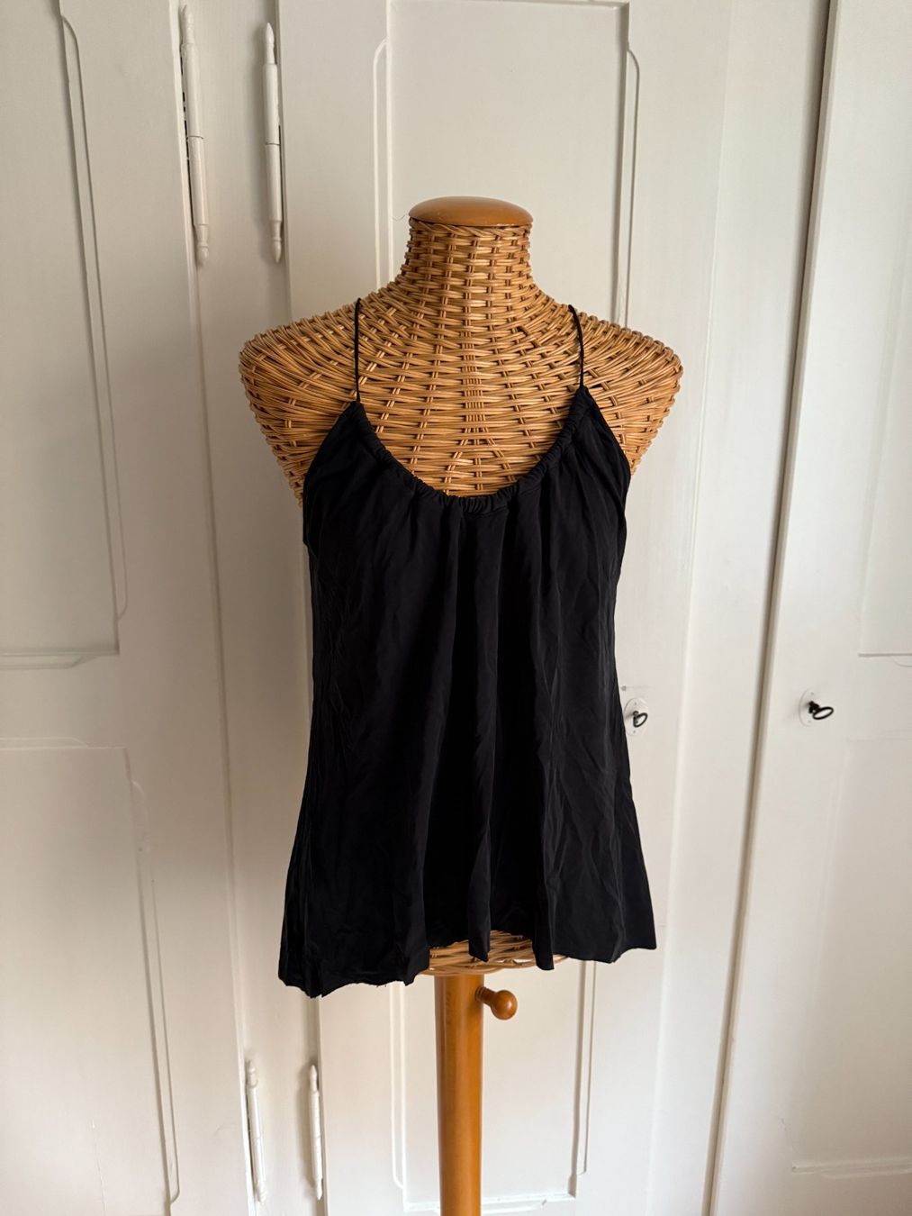 Zara Top: ZARA - Hängerchen Top schwarz M – Usato da Zürich venduto da Diazaio