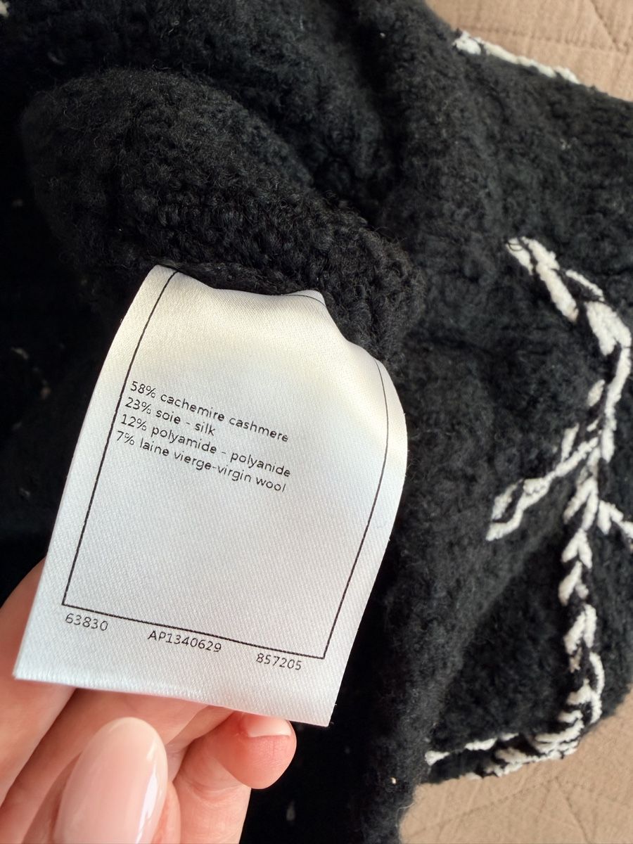 Chanel Kleider: Chanel Coco Neige 2023 Dress – Neu (gemäss Beschreibung) aus Meilen von ana_nln9 4