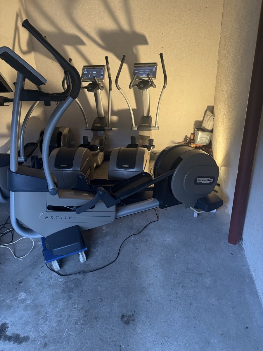 Technogym Hometrainer: Technogym Crosstrainer ( Professionell) – Usato da St. Margrethen SG venduto da taf_alb 1