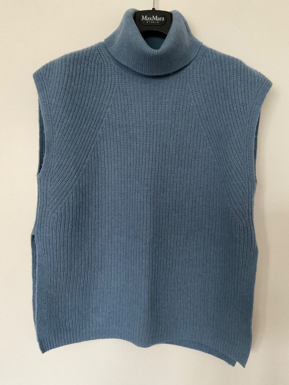 Pullover & Sweatshirts: Schöner Wolle Pullunder Gr ca M hellblau Rollkragen – Gebraucht aus Urdorf von alda02