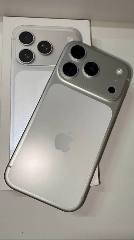 Telefoni cellulari / Smartphones: iPhone 17 Pro - 512 GB - NEU – Nuovo e nell'imballaggio originale da Bonaduz venduto da sas0910