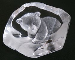 Glas Skulptur von Mats Jonasson kleiner Bär
