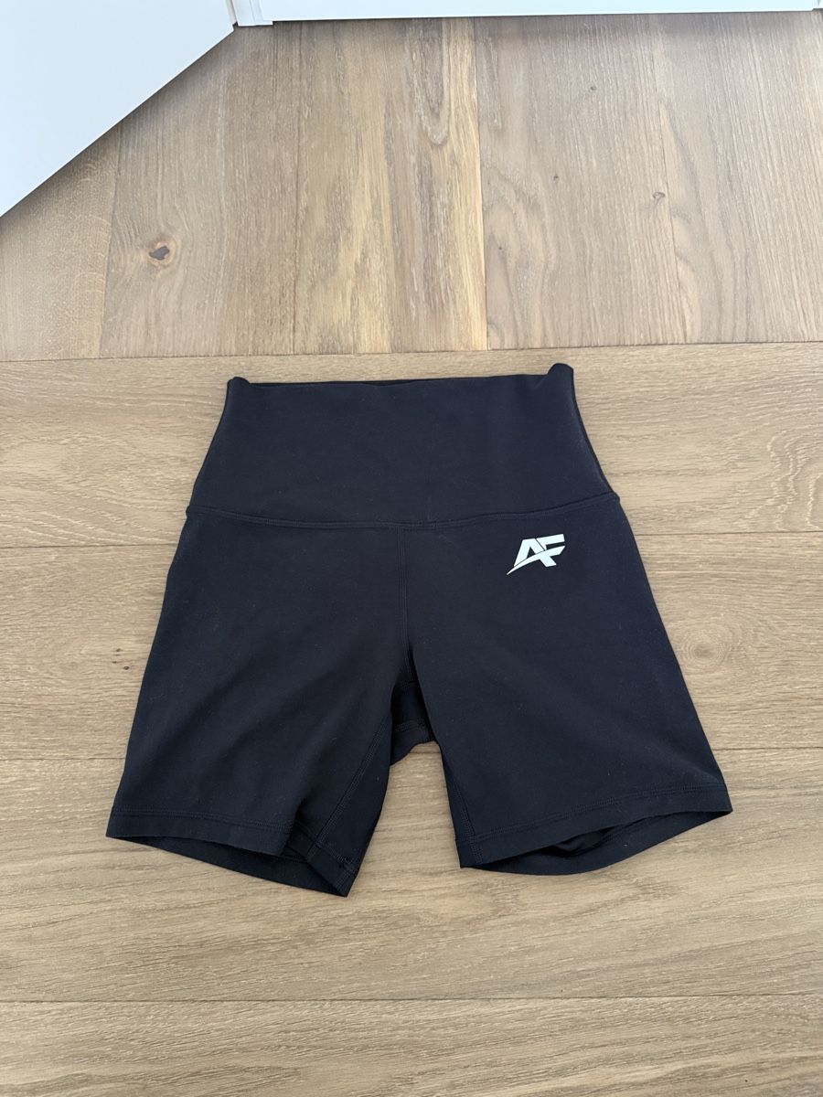 Lululemon Leggings: Lululemon Shorts S neu – Neuf (Voir description) à Gümligen par kleiderschrankbe6