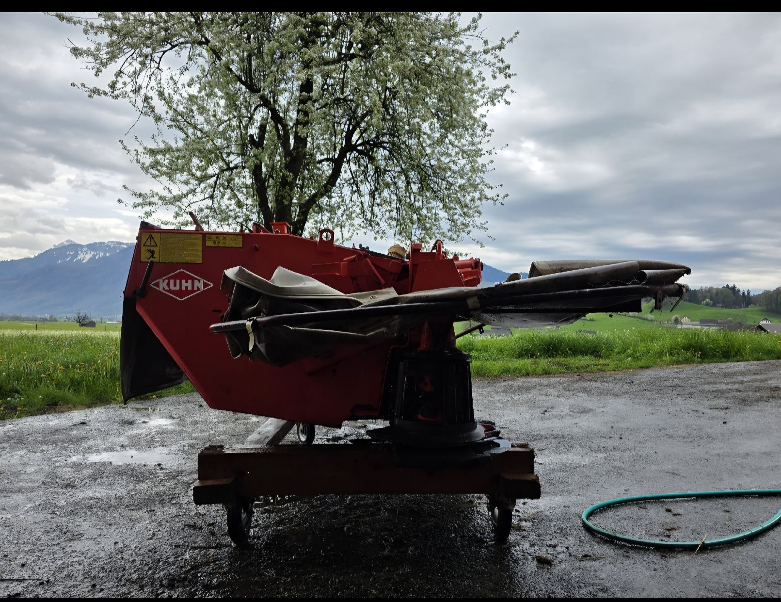 Tutte le macchine: Kuhn Mähwerk mit Knicker – Usato da Kaltbrunn venduto da Amadisli1 5