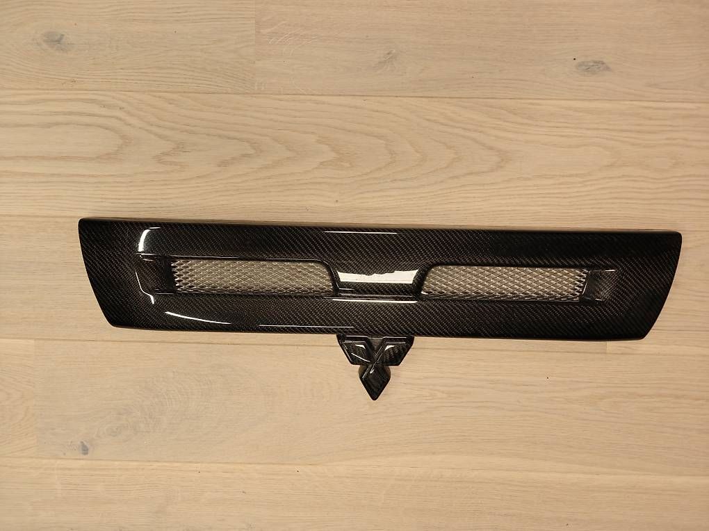 Tutti pezzi di ricambio auto: mitsubishi evo 10 Front Bumper Grille Cover – Usato da Herrliberg venduto da Rotringb20 2